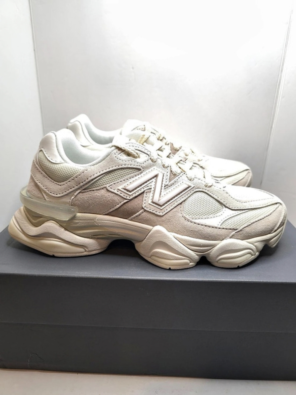 New Balance 9060 Sneakers 6.5M/8W